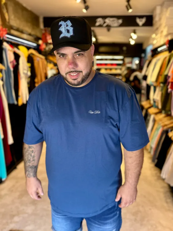 Camiseta UseDiH Básica Azul Escuro Over Extra G1
