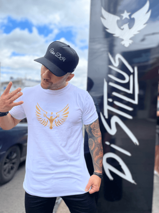 Camiseta UseDiH Branca com Logo Di Stillus Dourada