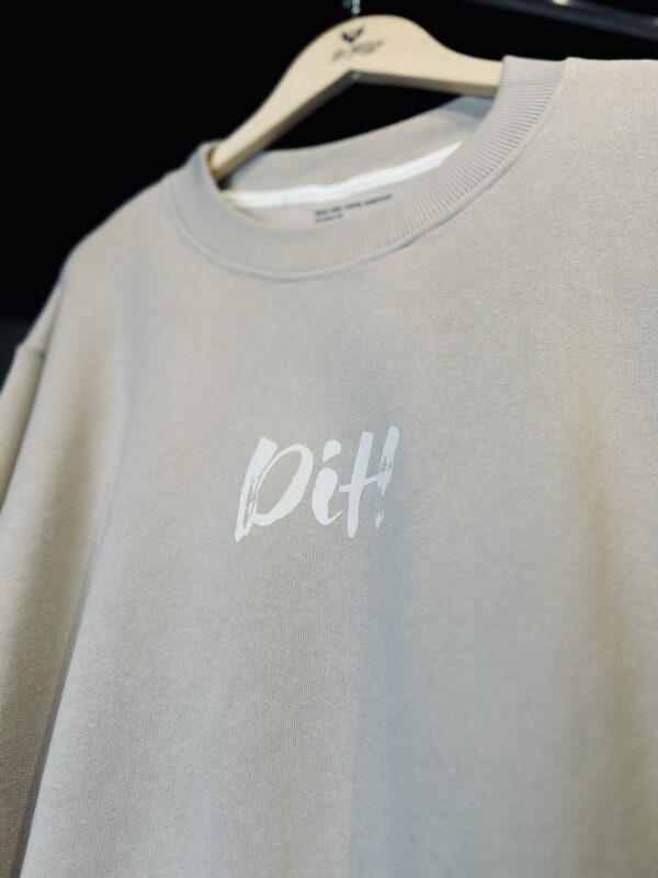 Moletom UseDiH com Logo Minimalista "DiH" - Imagem 2